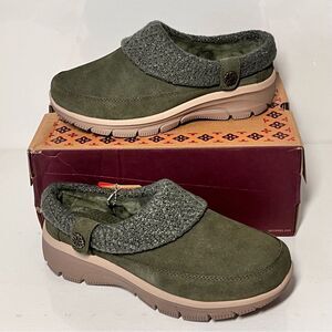 Skechers Full Bloom Easy Going Water-Repellent Suede Clogs